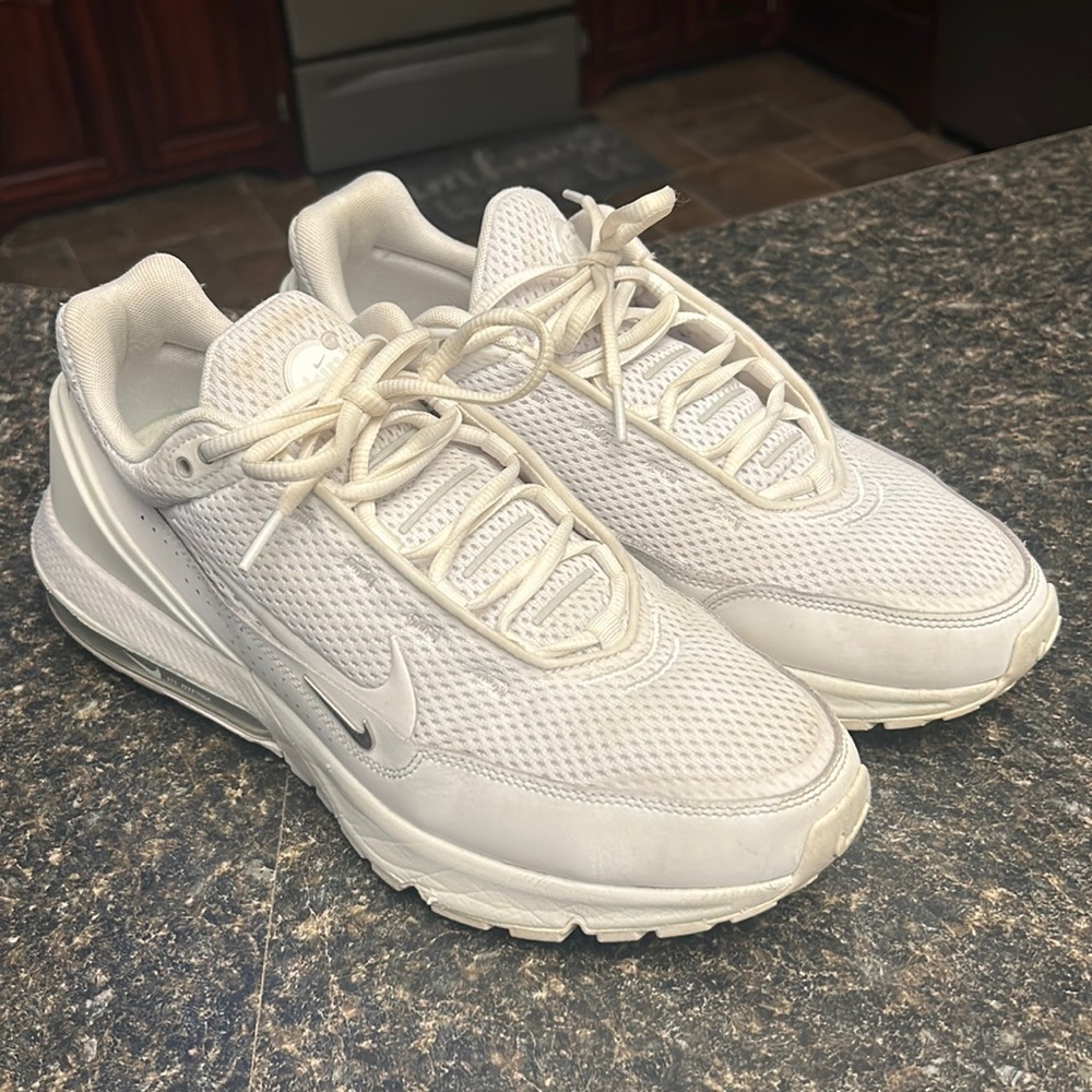 Nike Air Max Pulse